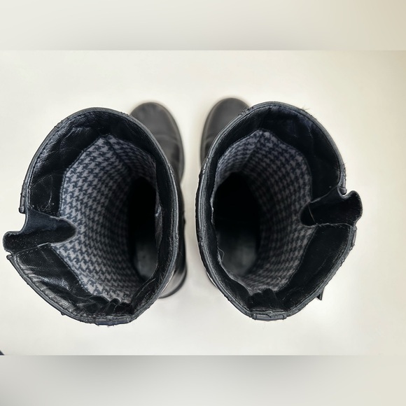 Aquatalia Booties, size 8 - Picture 6 of 6